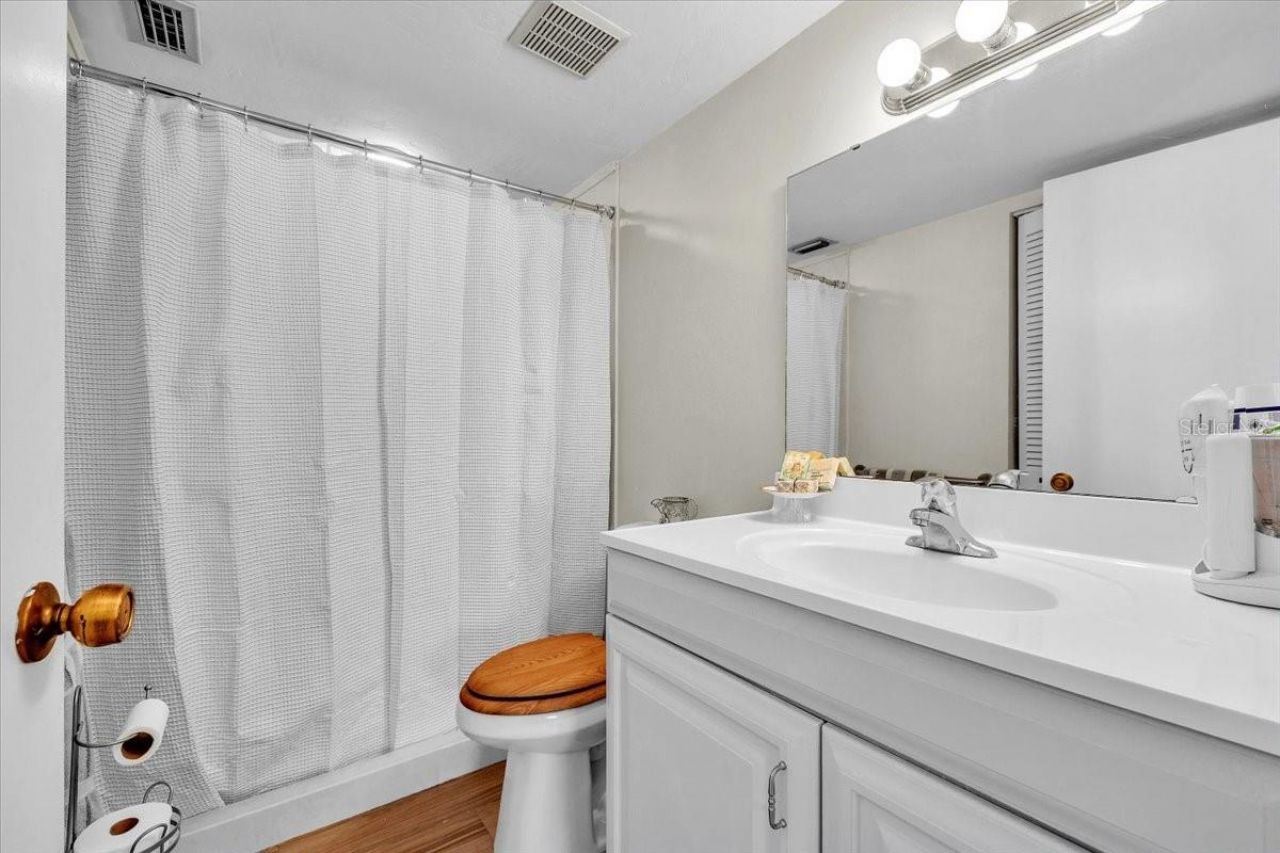 5209 Wedgewood Lane, Unit 17, Sarasota, FL 34235 Photo