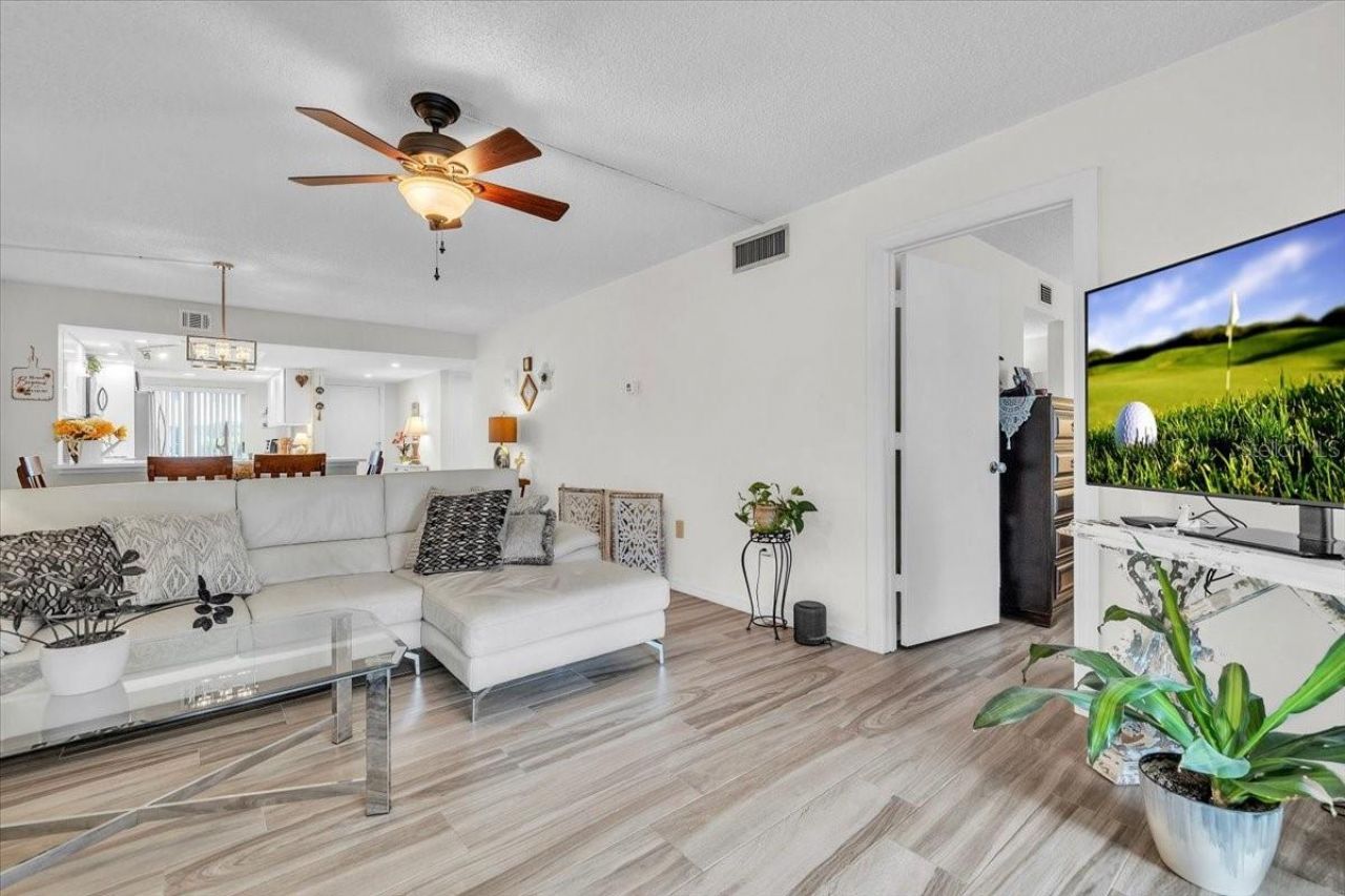 5209 Wedgewood Lane, Unit 17, Sarasota, FL 34235 Photo