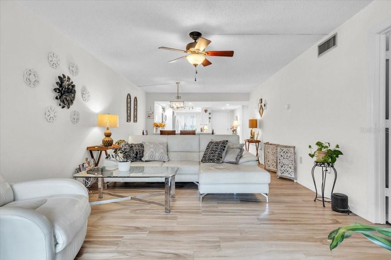 5209 Wedgewood Lane, Unit 17, Sarasota, FL 34235 Photo