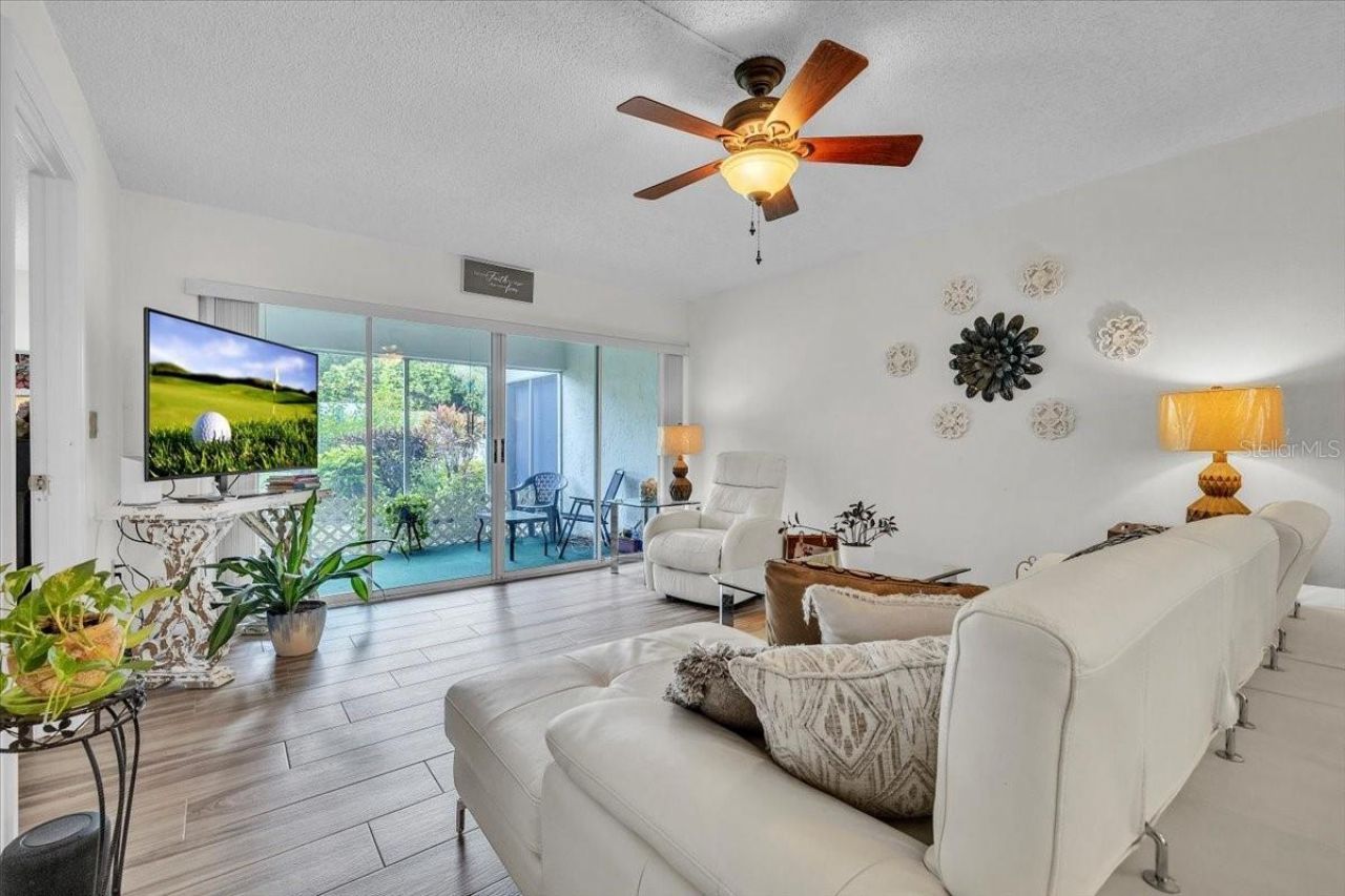 5209 Wedgewood Lane, Unit 17, Sarasota, FL 34235 Photo