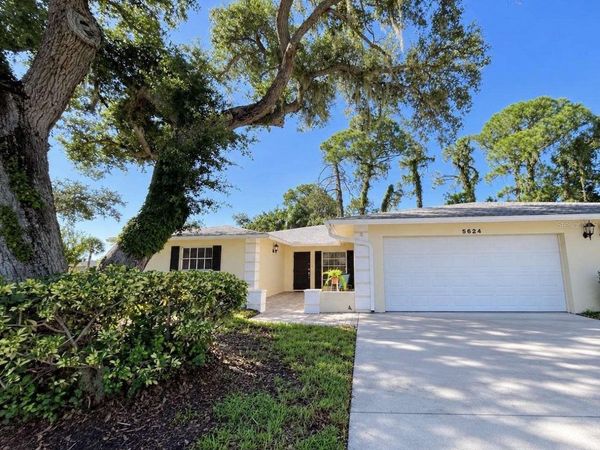 5624 PALM AIRE DRIVE, Unit V105, SARASOTA, FL 34243