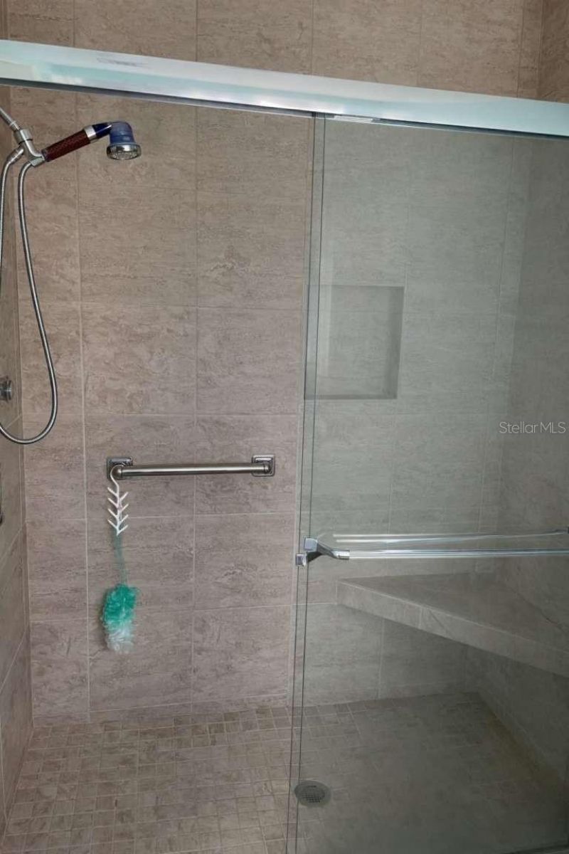 5624 Palm Aire Drive, Unit V105, Sarasota, FL 34243 Photo