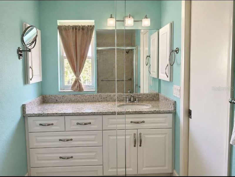 5624 Palm Aire Drive, Unit V105, Sarasota, FL 34243 Photo