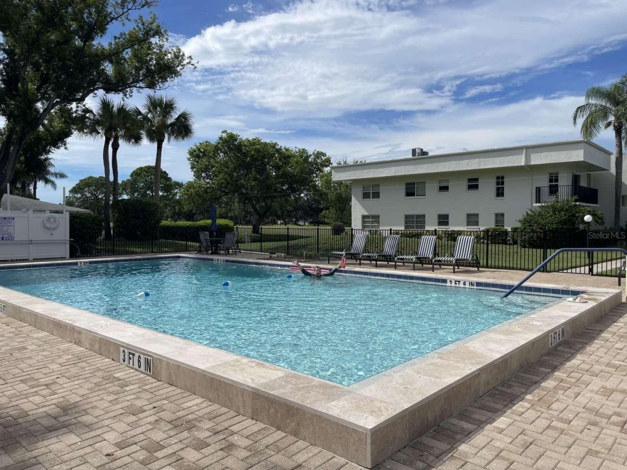 5624 Palm Aire Drive, Unit V105, Sarasota, FL 34243 Photo