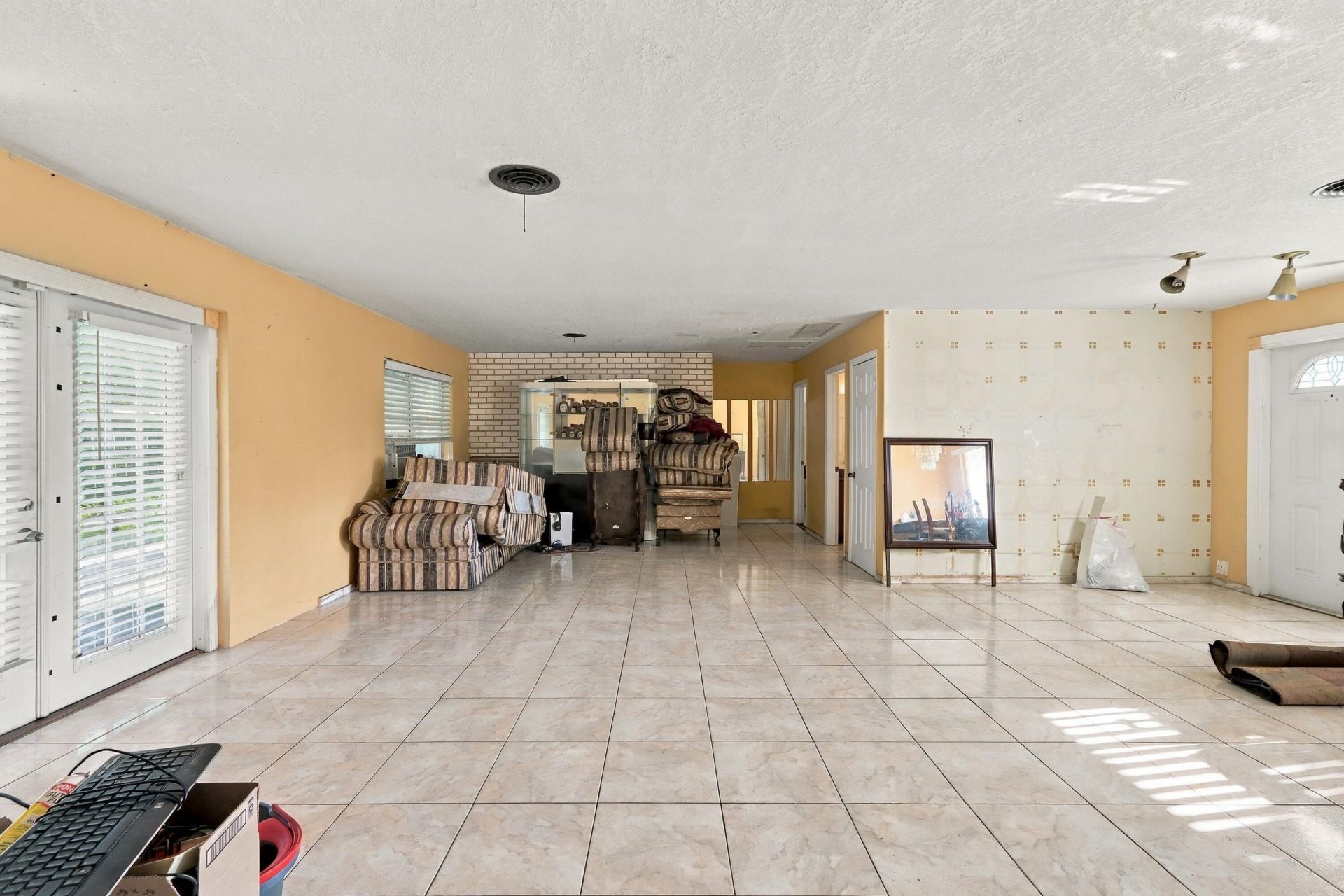 430 N Ware Drive, West Palm Beach, FL 33409 Photo