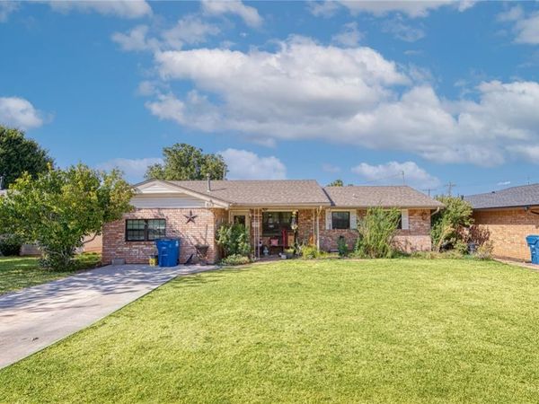 613 W 10th Street, Cordell, OK 73632