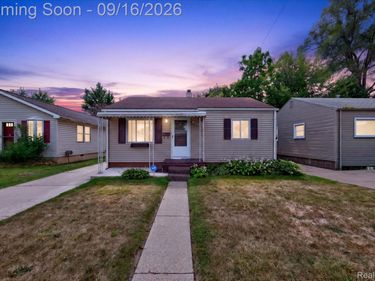 12452 Sidonie Avenue E, Warren, Mi 48089