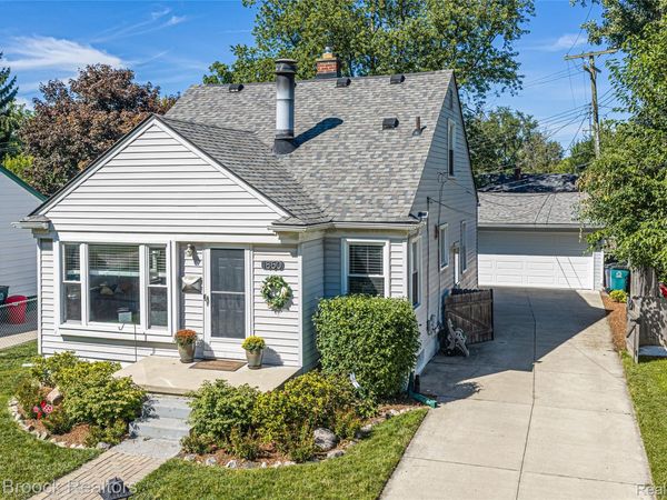 1850 Columbia Road, Berkley, Mi 48072