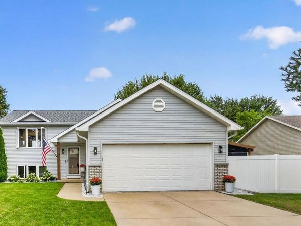 812 Hanksfield Place, Prairie du Sac, WI 53578