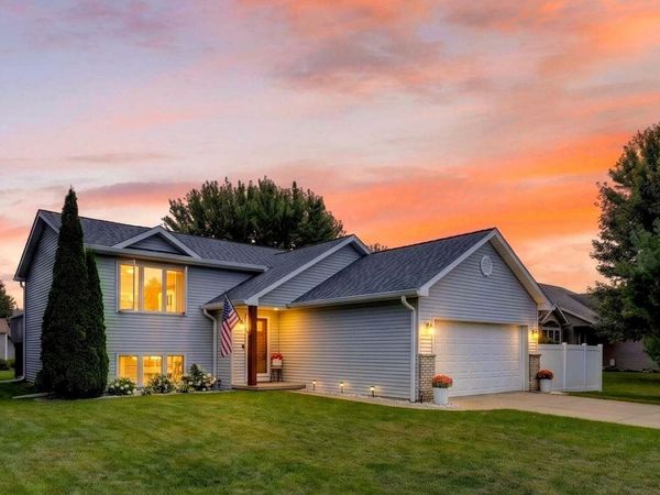 812 Hanksfield Place, Prairie du Sac, WI 53578