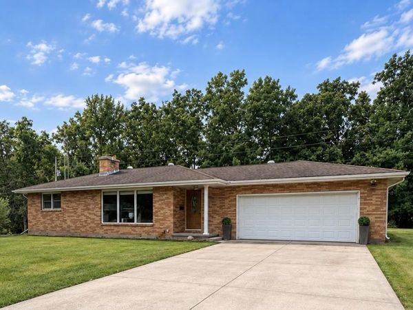 30742 Oak Lane, Bellevue, IA 52031