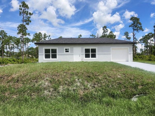 1104 E CAPRI ST, Lehigh Acres, FL 33974