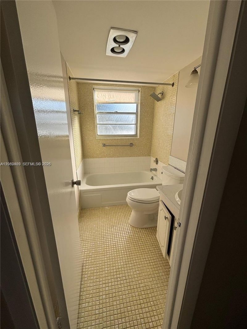 179 Canterbury, Unit H, West Palm Beach, FL 33417 Photo