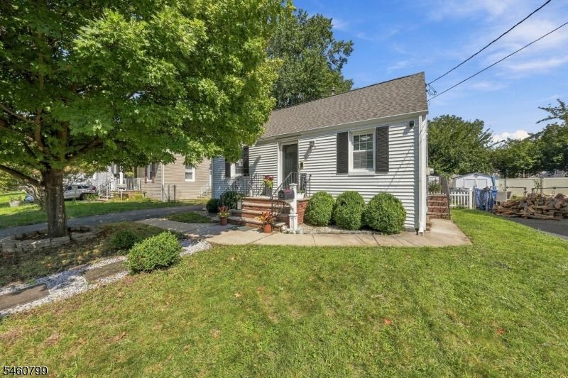 212 Stephenson Ave, Middlesex, NJ 08846 Main Photo