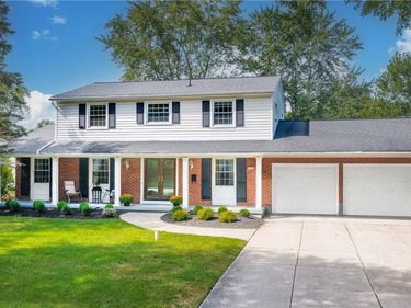 35 Laurie Lea, Williamsville, NY 14221