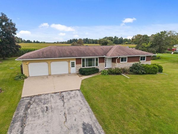 E7989 STATE ROAD 54, New London, WI 54961