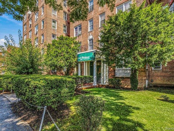 84-55 Daniels Street , Unit 2K, Briarwood, NY 11435