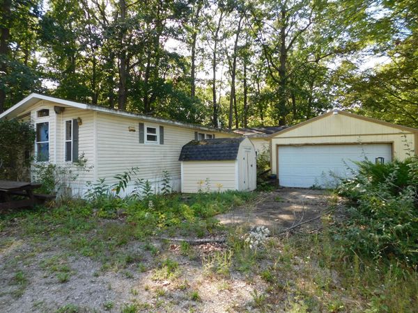 304 Magellan Avenue, Houghton Lake, MI 48629