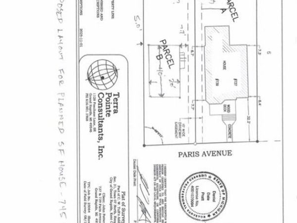 745 Paris Avenue SE, Grand Rapids, MI 49503