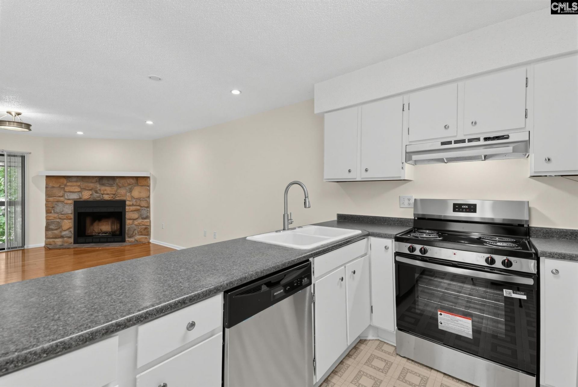 405 Harbison Boulevard  Photo 6