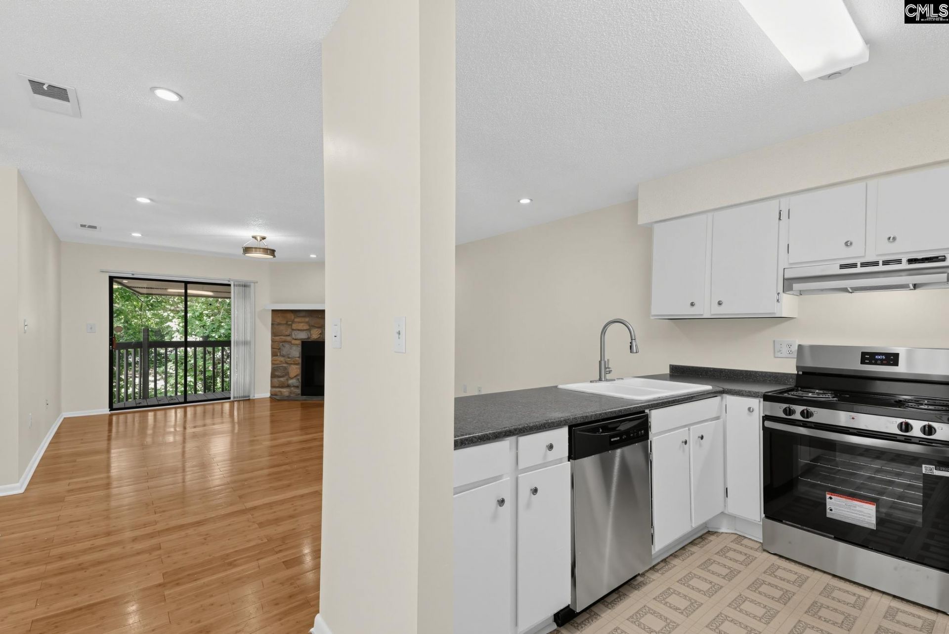 405 Harbison Boulevard  Photo 7