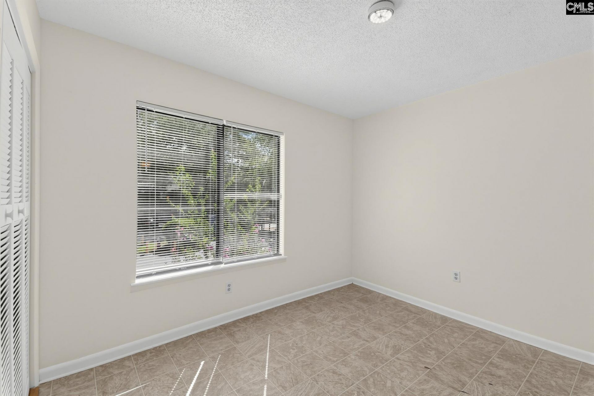 405 Harbison Boulevard  Photo 9