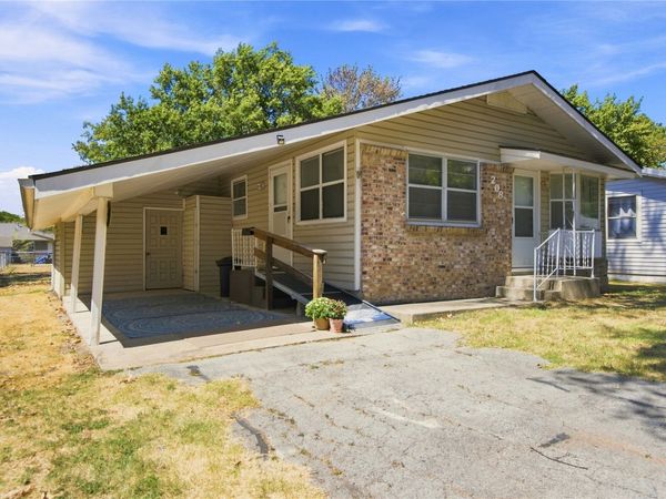 208 S Ora Street, Pryor, OK 74361
