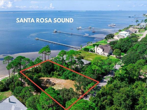 6811 Tidewater Drive, Navarre, FL 32566