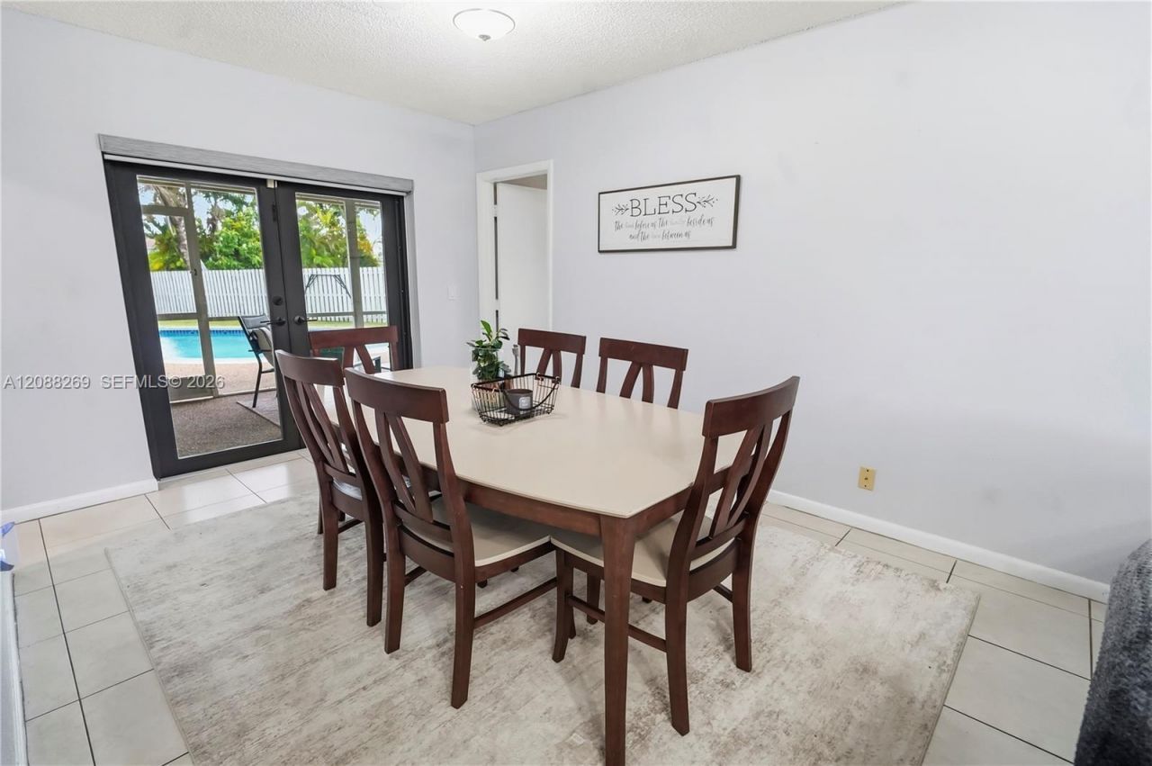 10650 NW 42nd Dr, Coral Springs, FL 33065 Photo