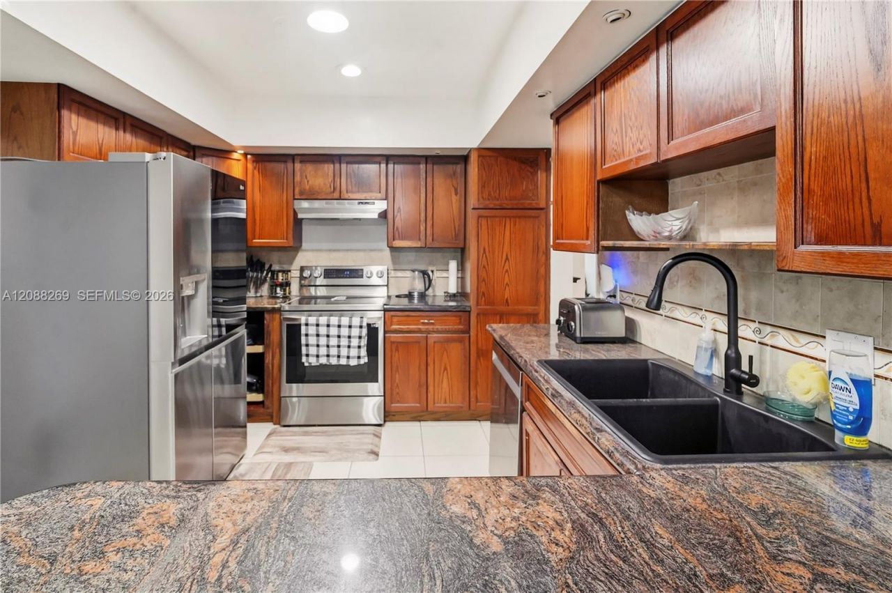 10650 NW 42nd Dr, Coral Springs, FL 33065 Photo