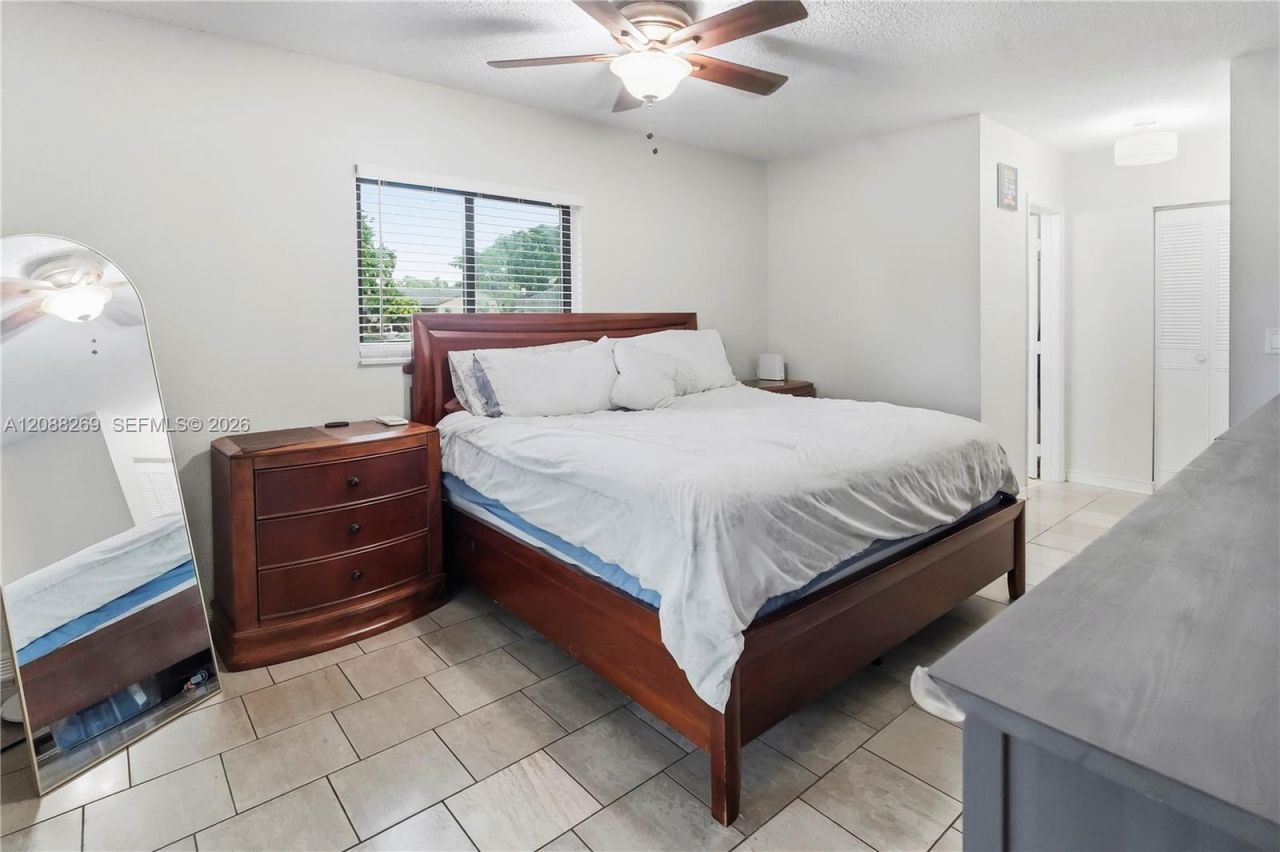 10650 NW 42nd Dr, Coral Springs, FL 33065 Photo