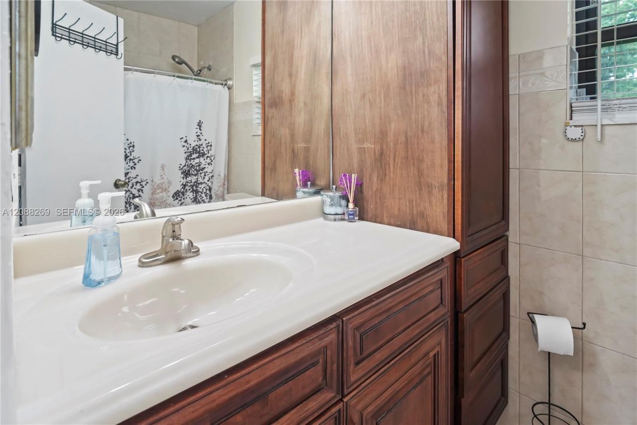 10650 NW 42nd Dr, Coral Springs, FL 33065 Photo