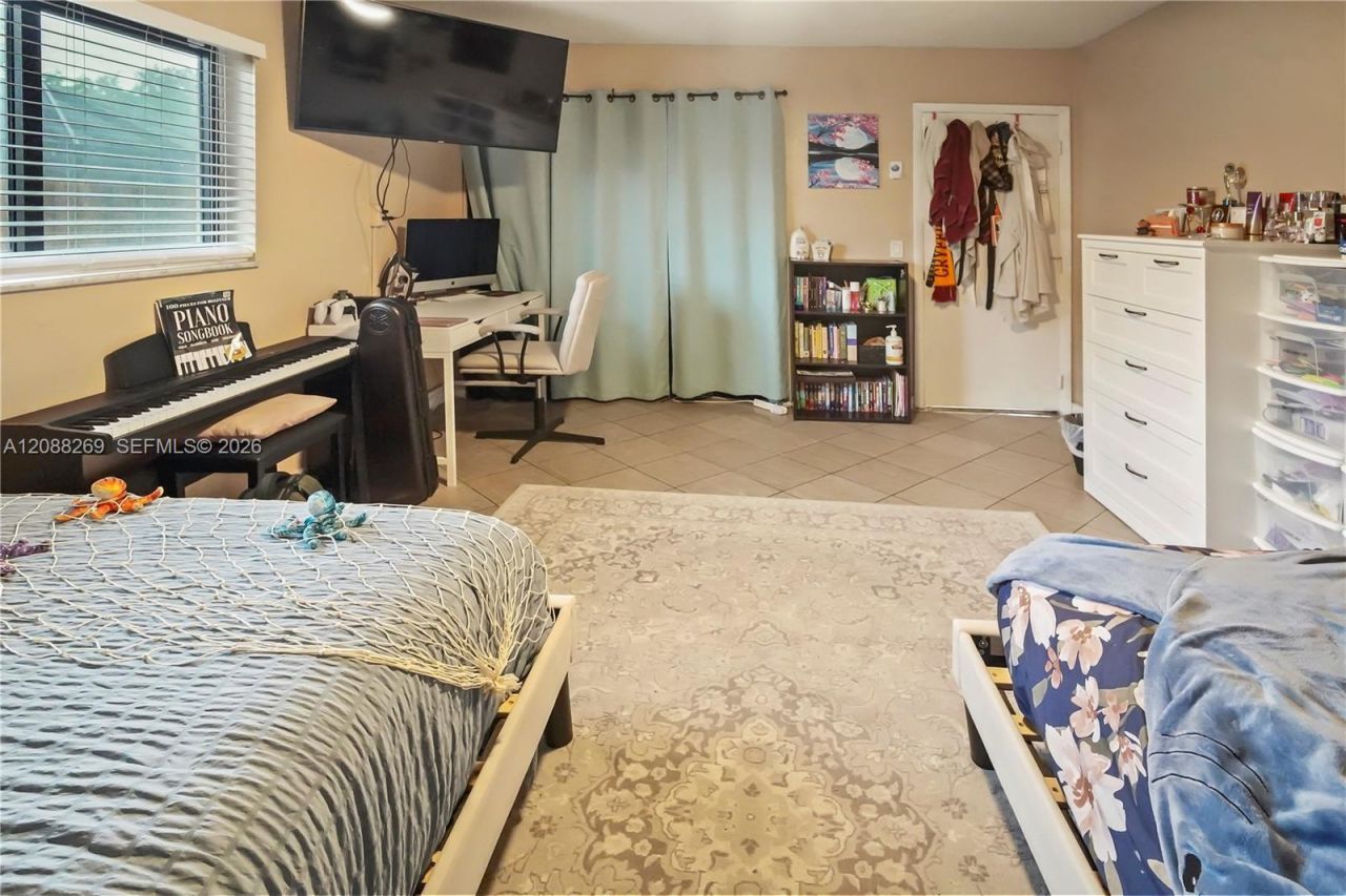 10650 NW 42nd Dr, Coral Springs, FL 33065 Photo