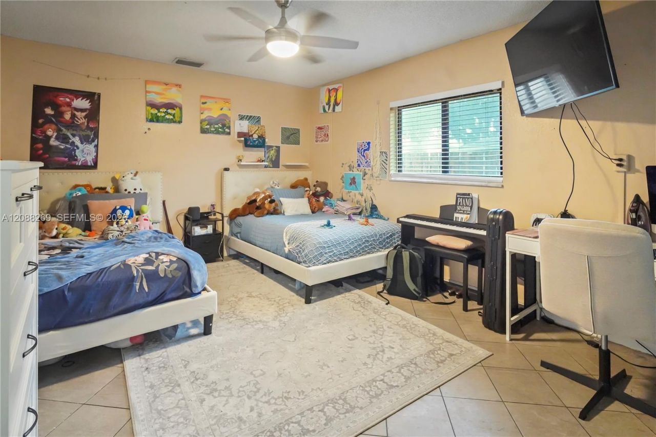 10650 NW 42nd Dr, Coral Springs, FL 33065 Photo
