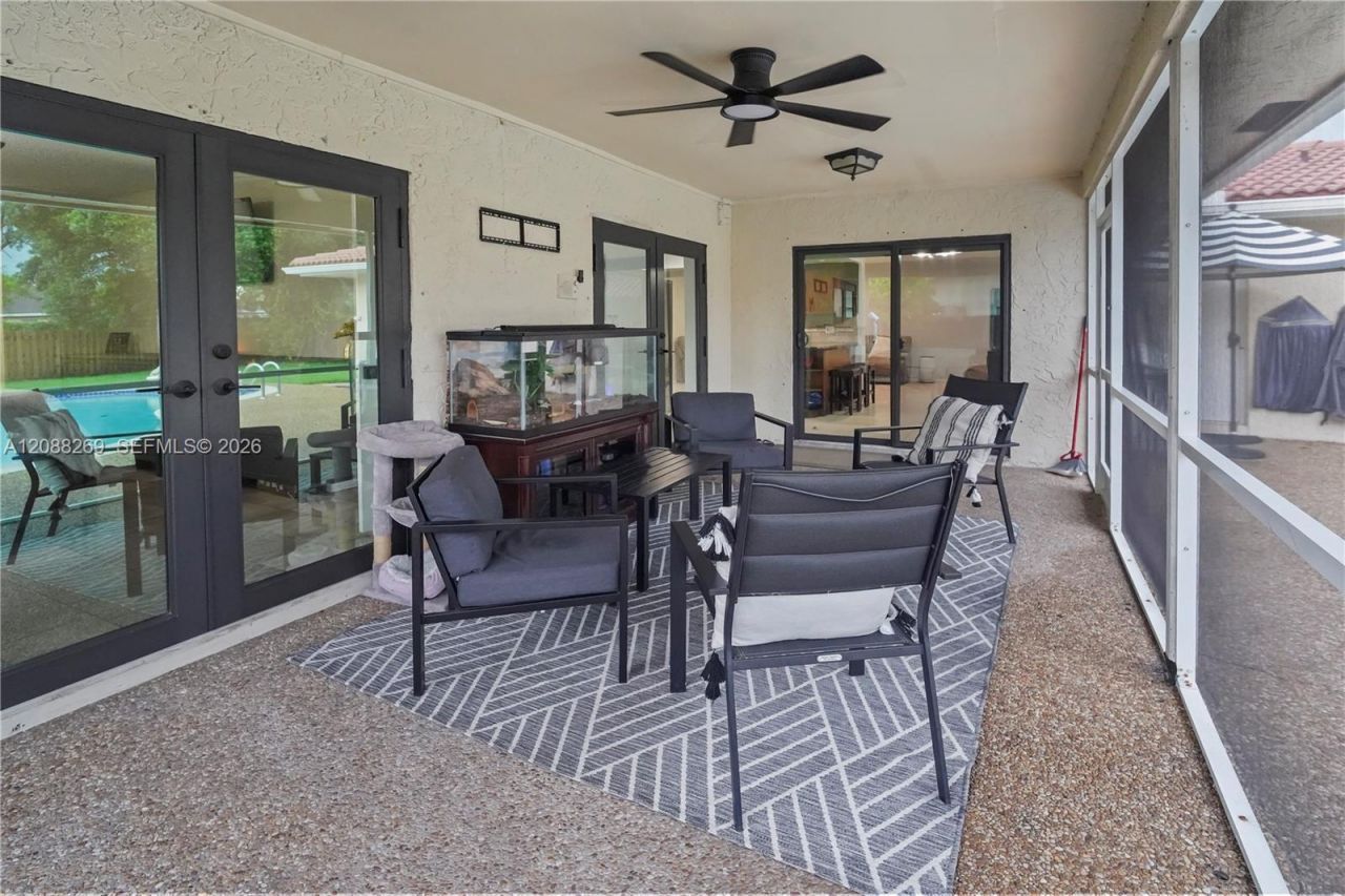 10650 NW 42nd Dr, Coral Springs, FL 33065 Photo