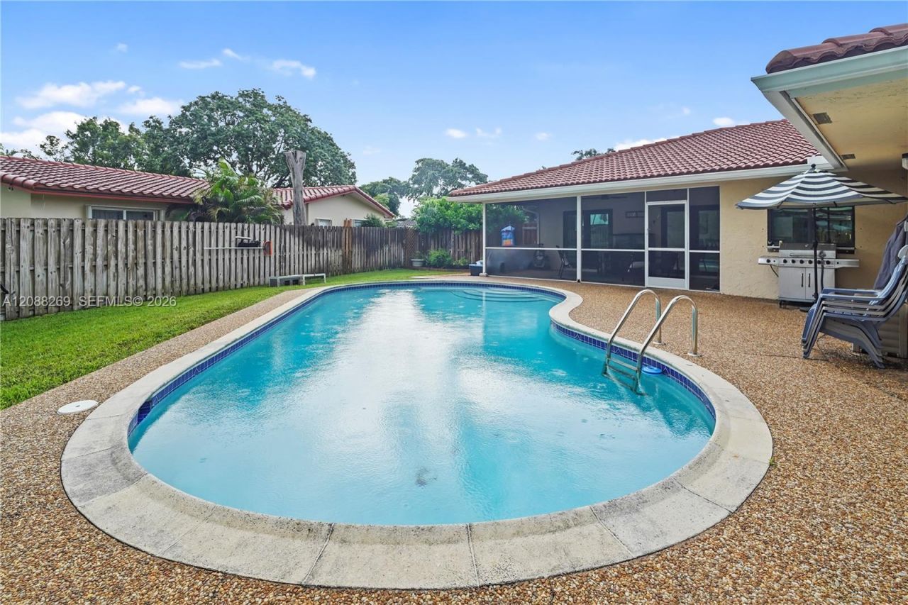 10650 NW 42nd Dr, Coral Springs, FL 33065 Photo