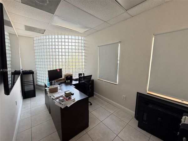 8000 NW 31st St, Unit 1, Doral, FL 33122