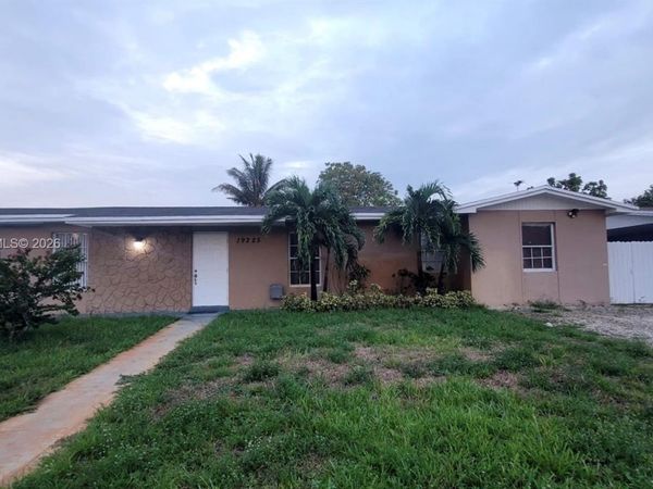 19225 NW 50 CT, Miami Gardens, FL 33055