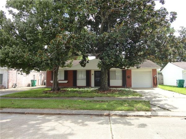 857 MYSTIC Avenue, Gretna, LA 70056