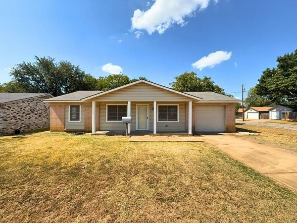 615 Crane Drive, Euless, TX 76039