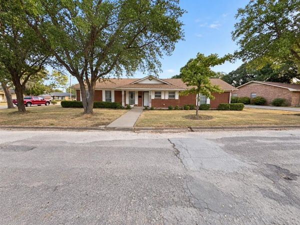 1414 Meadowlark Drive , Hillsboro, TX 76645
