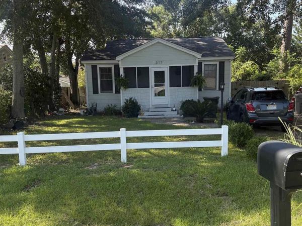 317 E Winthrop Ave, Pensacola, FL 32507