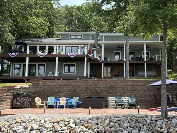 1045 LAKESHORE Drive N, Goreville, IL 62939