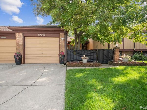 27867 Addelia Street, Warren, Mi 48093