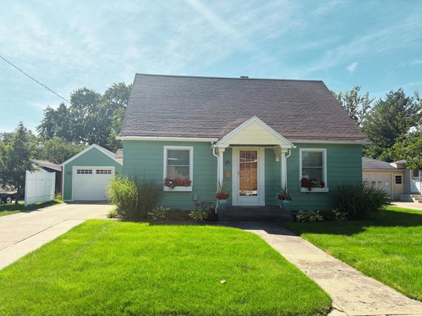 114 W Exchange Street, Spring Lake, MI 49456
