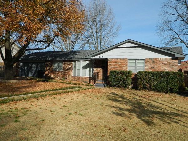 618 W Downing Street, Tahlequah, OK 74464