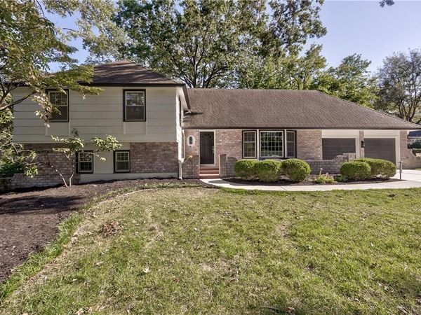8129 Dearborn Drive, Prairie Village, KS 66208