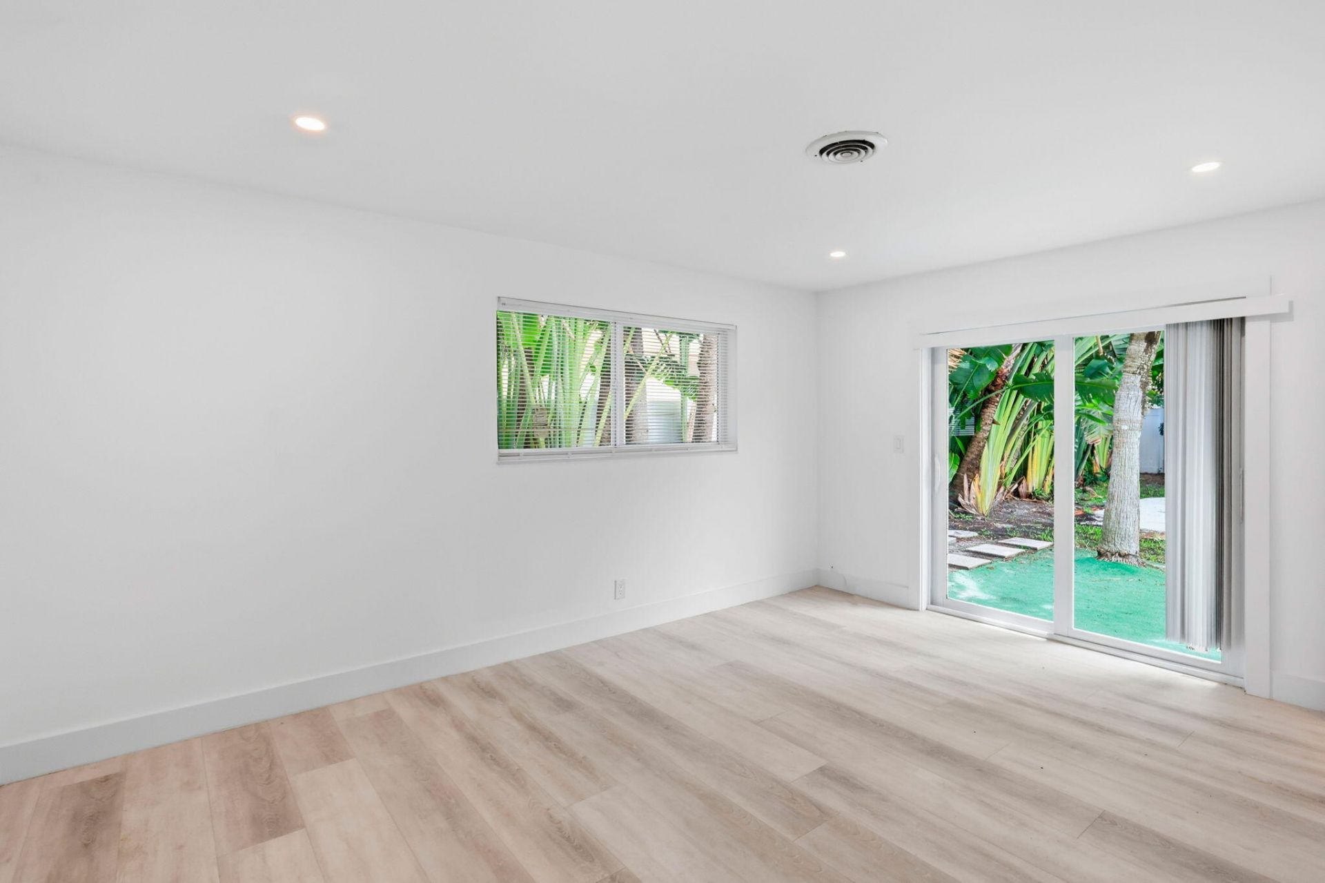 998 W Camino Real, Boca Raton, FL 33486 Photo