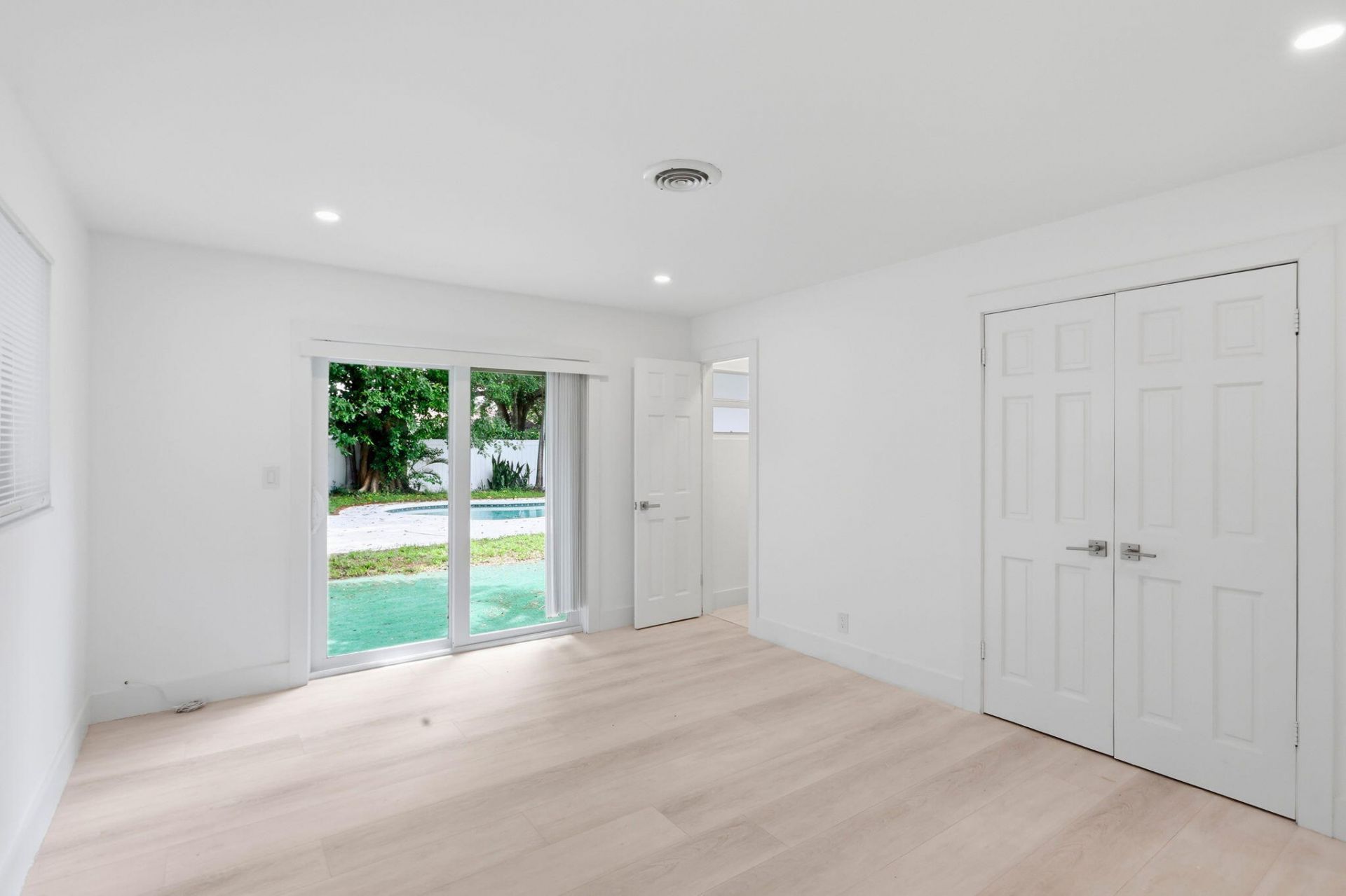 998 W Camino Real, Boca Raton, FL 33486 Photo