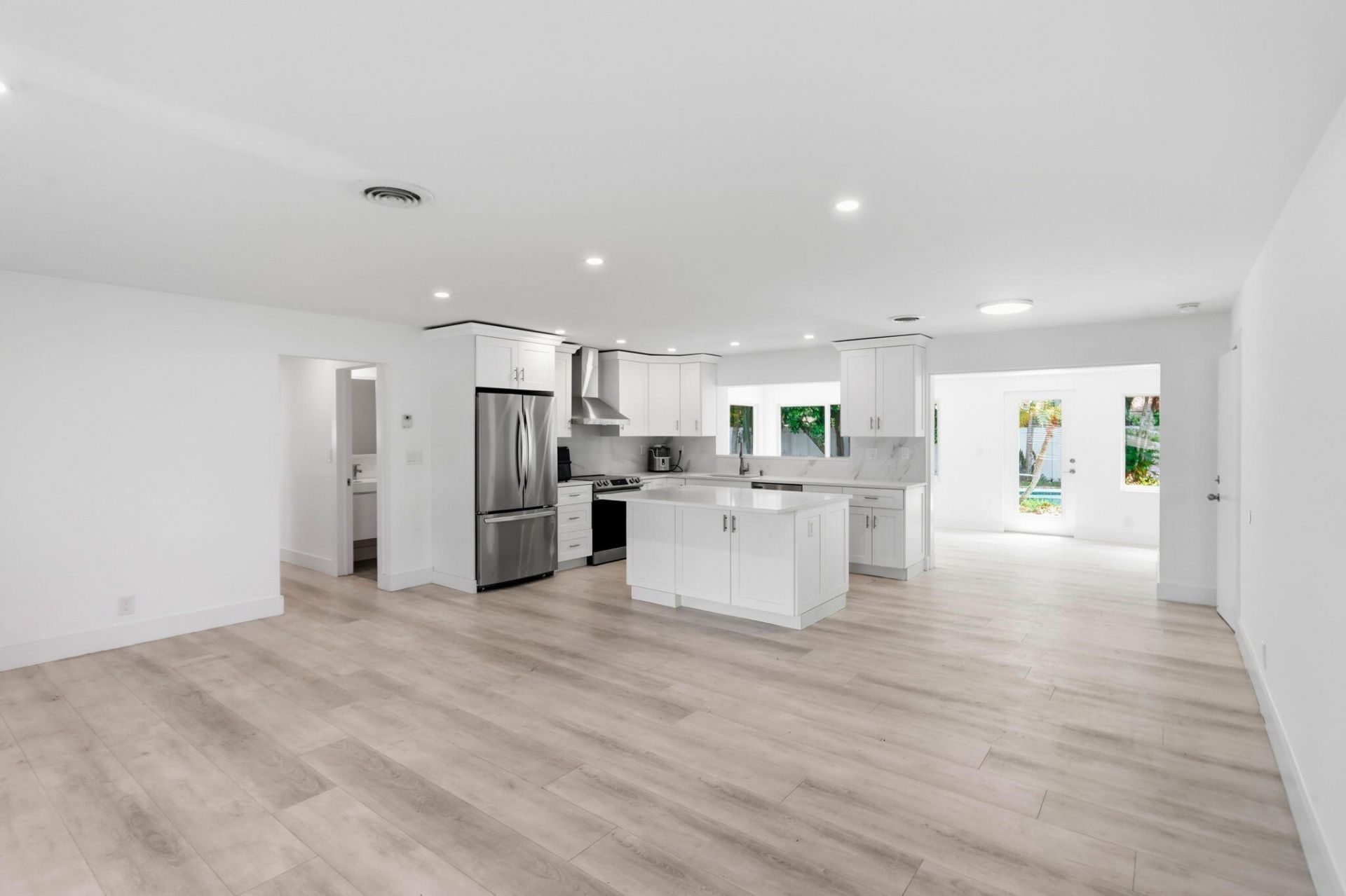 998 W Camino Real, Boca Raton, FL 33486 Photo